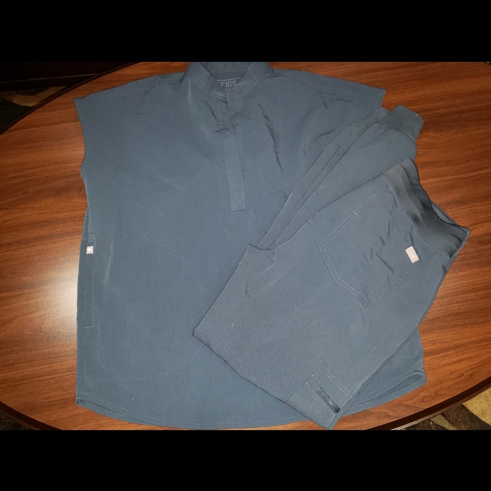 Figs Scrub Set Oversized Top XXS and XS joggers Blue